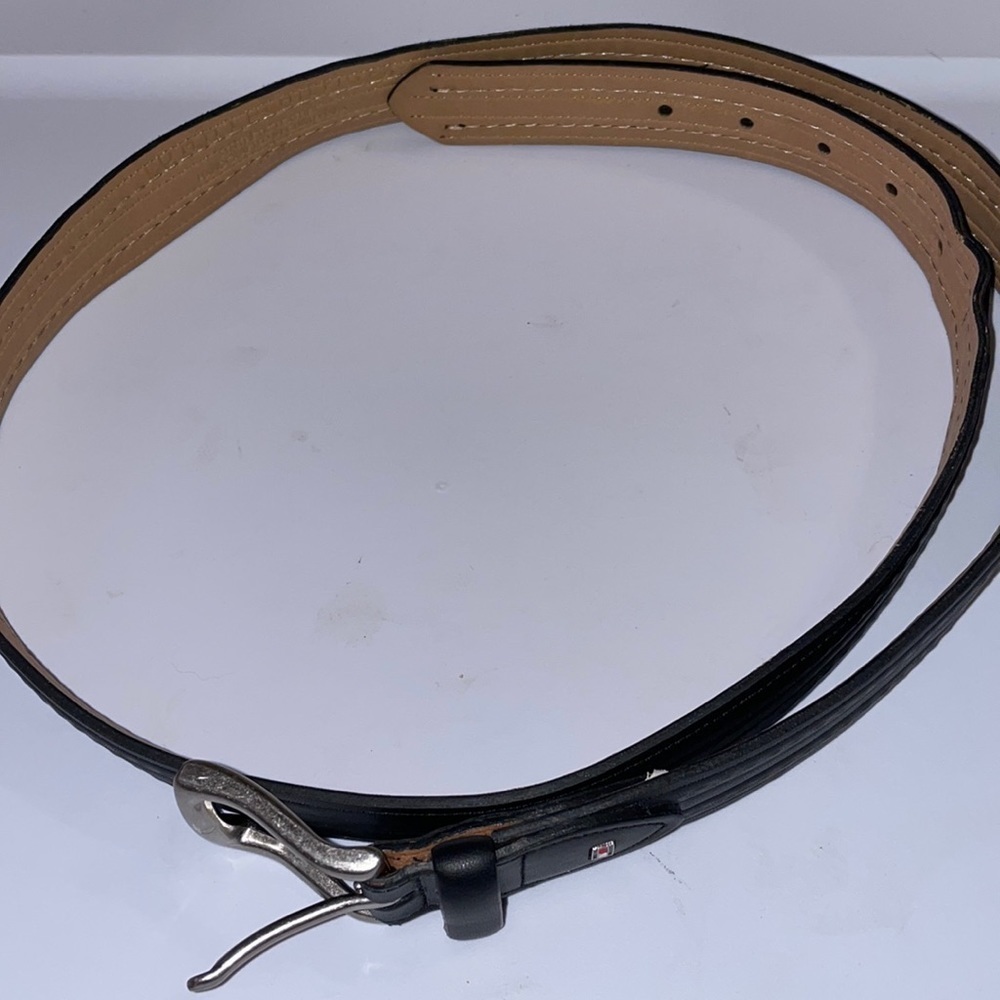 Tommy Hilfiger Men’s Belt Leather Black Handcrafted Size 42-44 great Condition